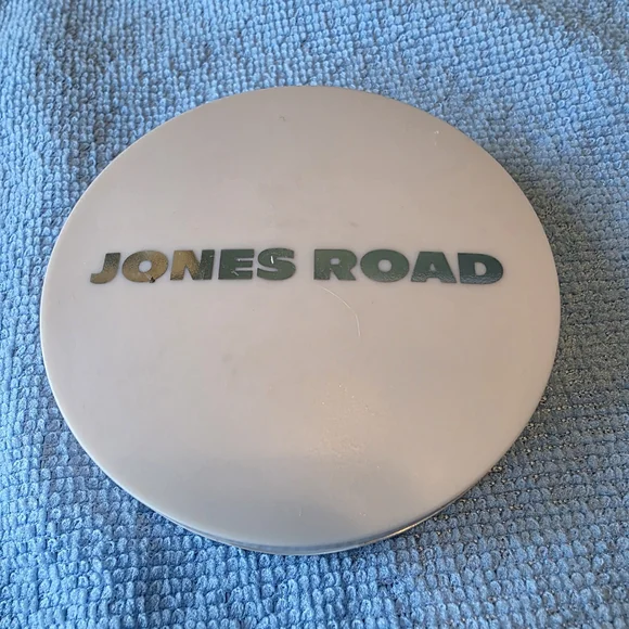 Jones Road Radiant New Pinky Bronze - Picture 4 of 4